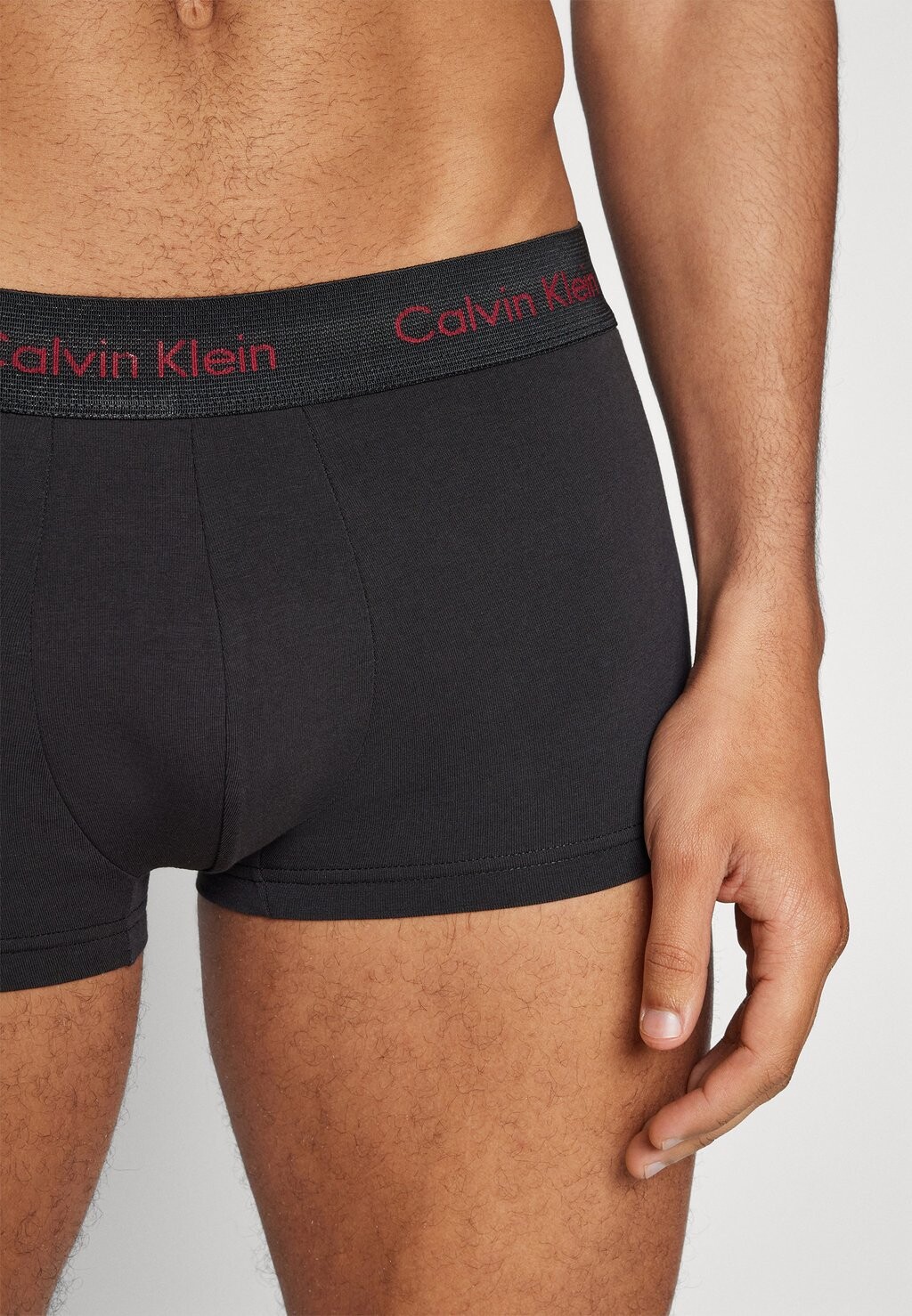 

Трусы Low Rise Trunk 3 Pack Calvin Klein, черный/бежевый в крапинку/белый