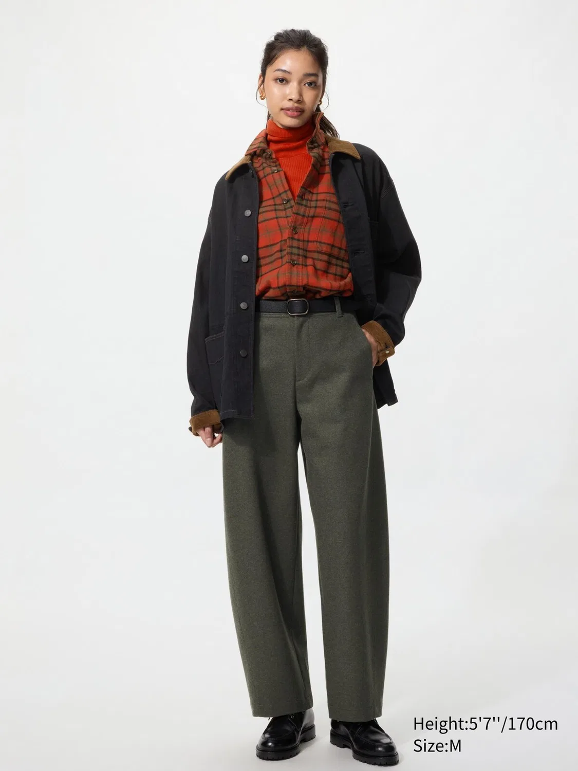 Брюки Uniqlo, из трикотажа с начесом, оливковые