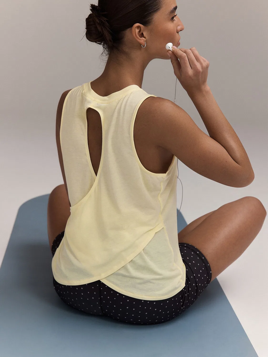 Топ с перекрестной спинкой Butter Yellow Active Cross Back Tank Vest Next, масляно-желтый