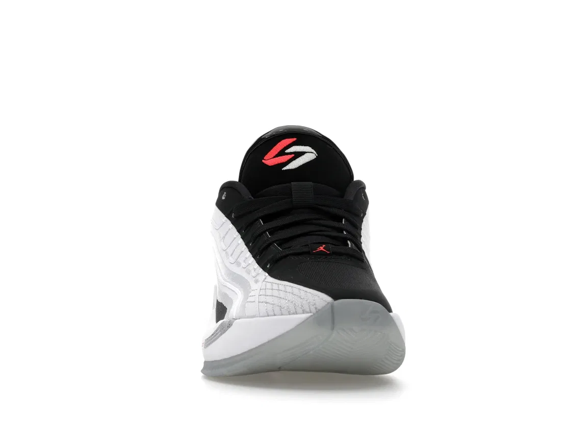 Детские кроссовки для баскетбола Jordan Luka 4 Jordan, White/Black/Wolf Grey/Bright Crimson — фото 2