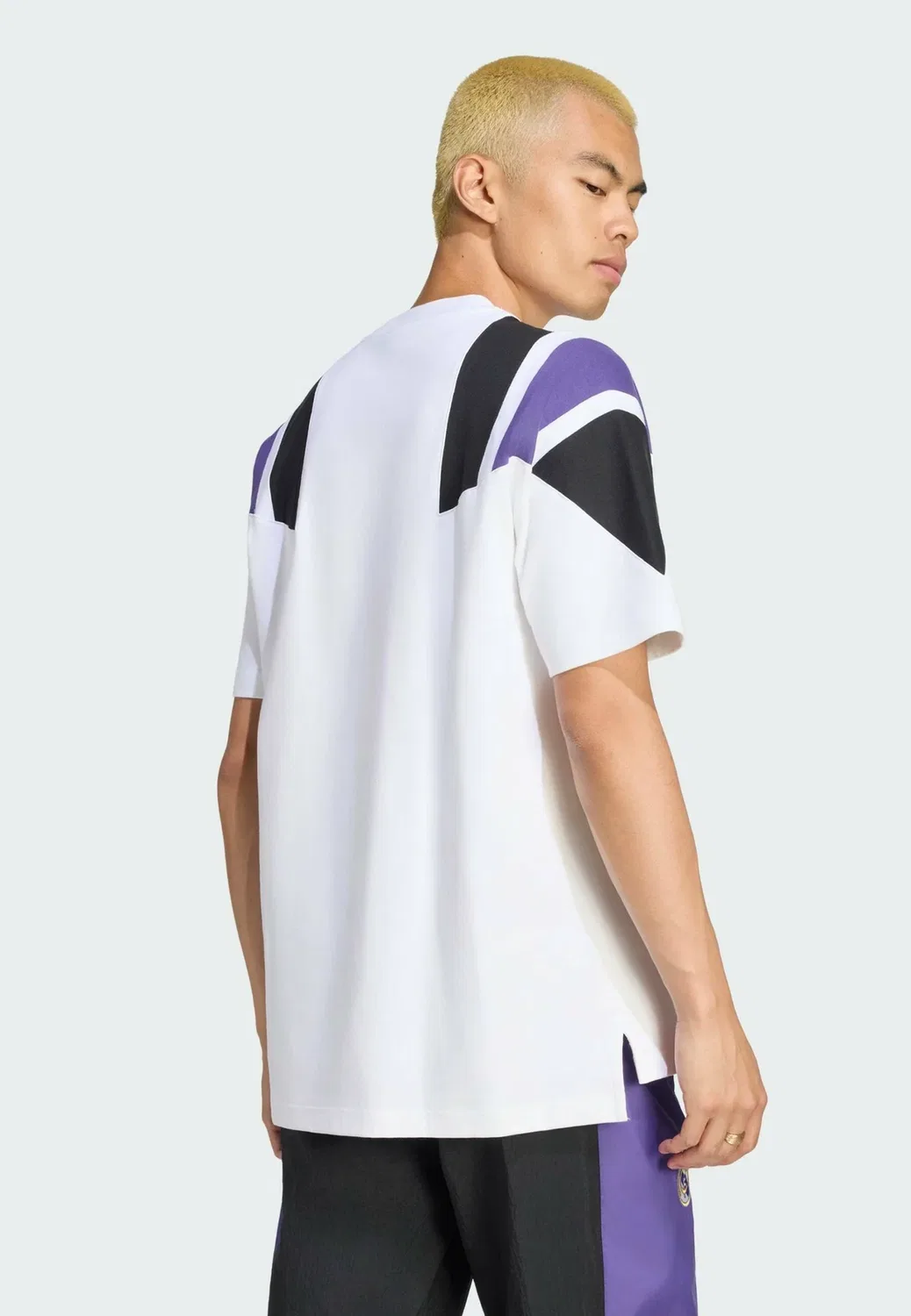Футболка Real Madrid EQT - клубная одежда Adidas Originals, White — фото 2