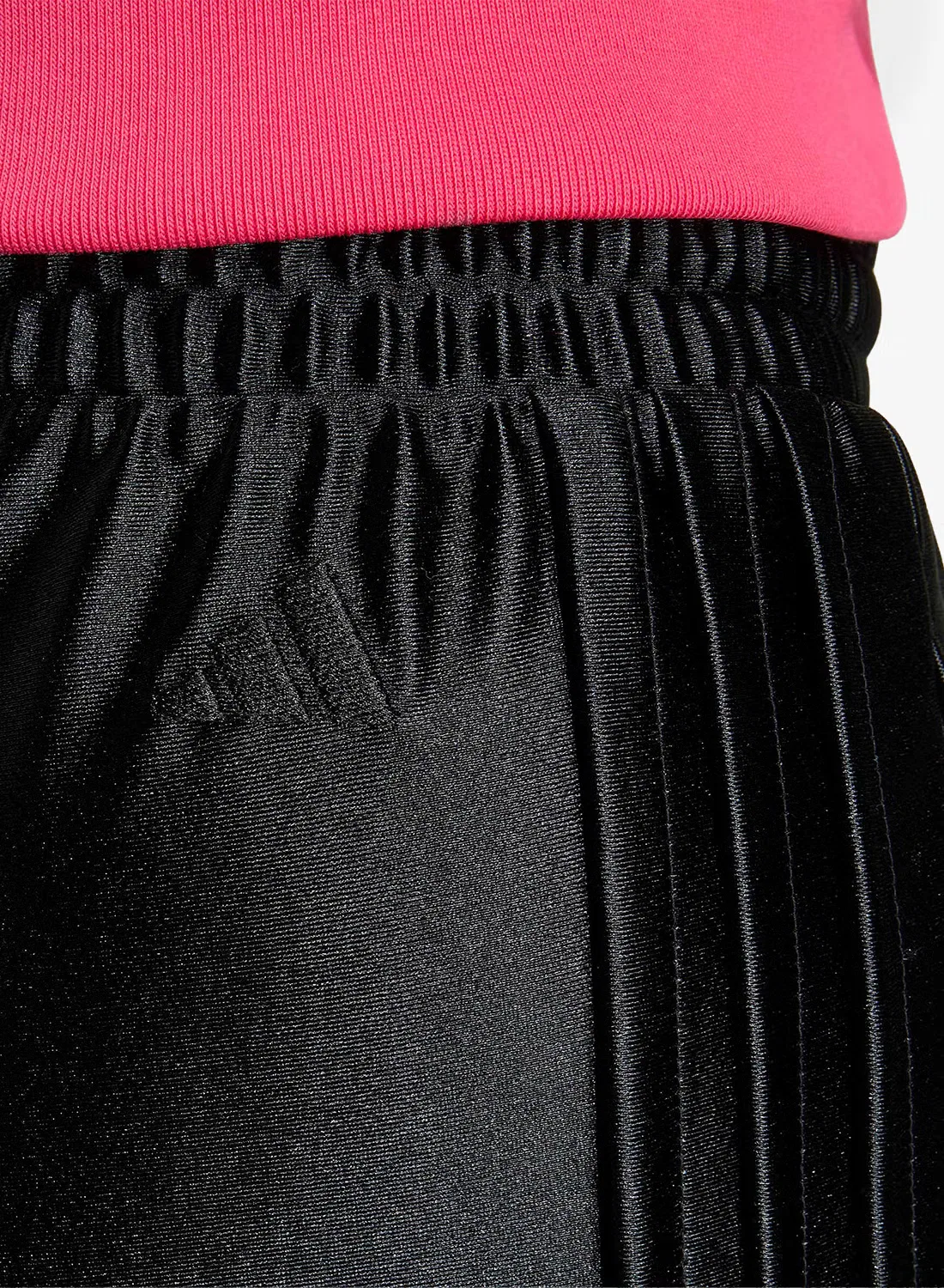 Брюки свободного кроя с плиссированными лампасами Seasonal Essentials Adidas, черный — фото 4