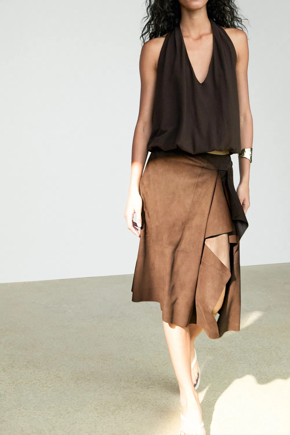 Юбка-миди Massimo Dutti Suede Leather With Ruffle Detail , коричневый — фото 3