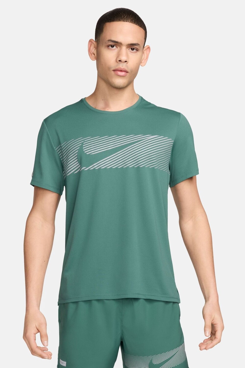 

Беговая футболка с короткими рукавами Dri fit Miler Flash UV Nike, зеленый