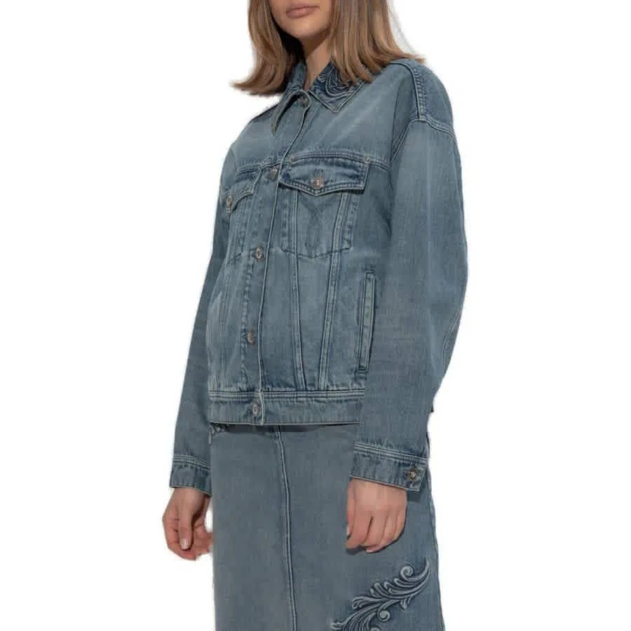 Женская джинсовая куртка-тракер с принтом Barocco Denim Trucker Jacket Versace, Medium Blue — фото 2
