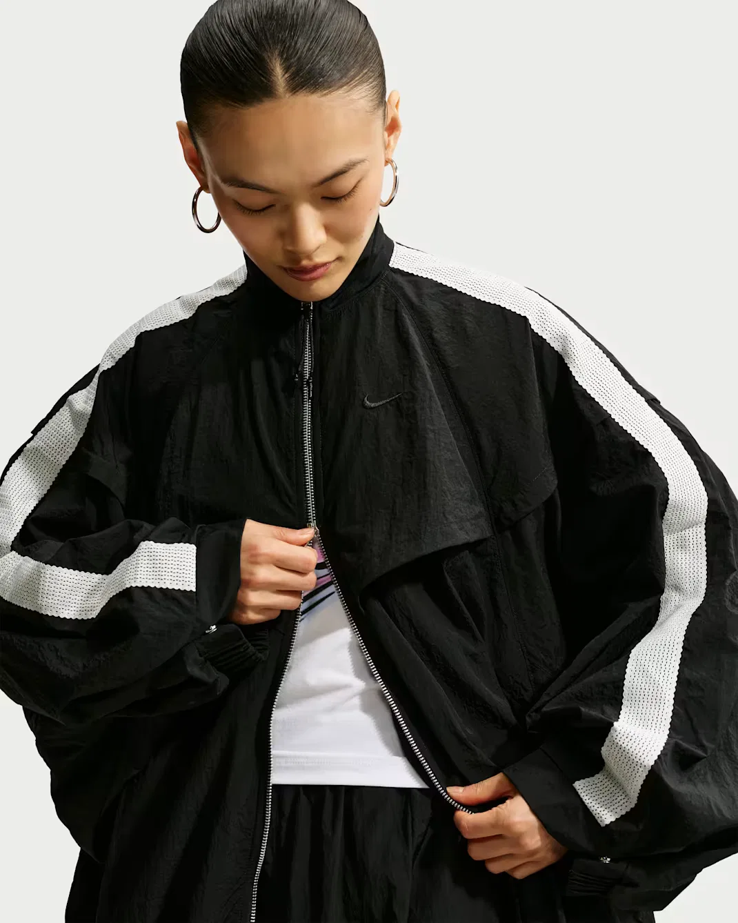 Женская спортивная куртка свободного кроя "баллон" Nike Sportswear, Black/Sail/Black — фото 3