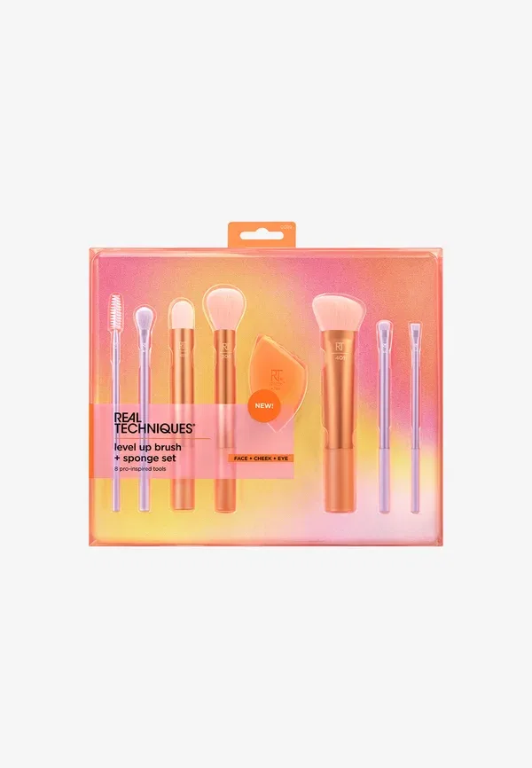 Набор кистей и спонжа Level Up Brush + Sponge Set Real Techniques — фото 2