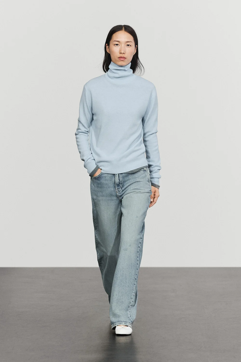 Свитер-водолазка Massimo Dutti Wool Blend Knit, небесно-голубой