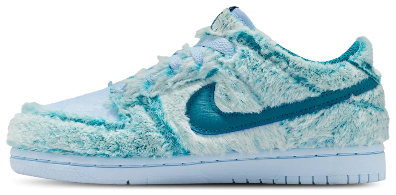 Кроссовки для мальчиков Dunk Low Nike, цвет Celestine/Green Abyss — фото 2