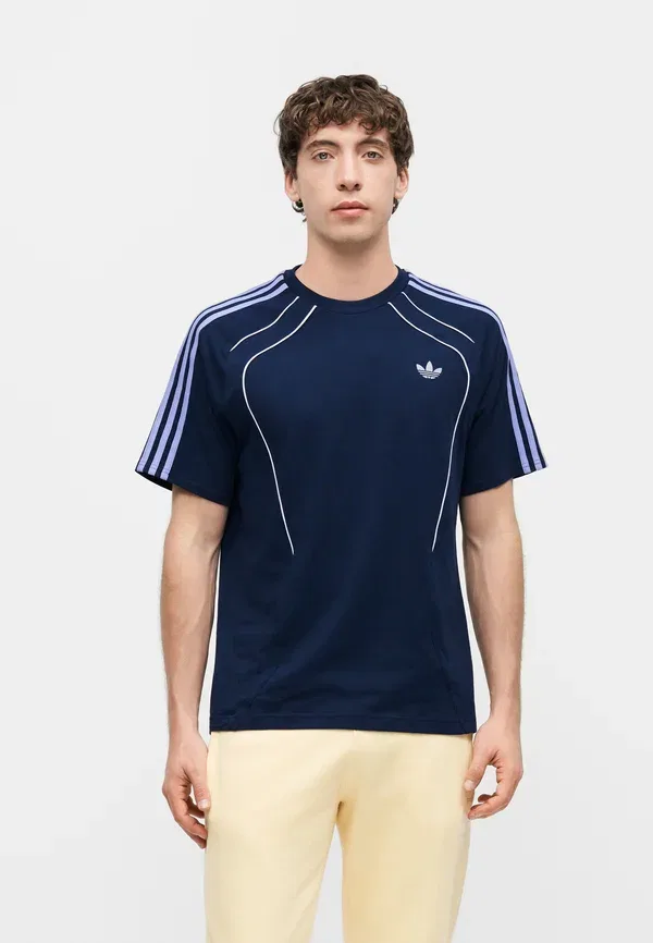 Футболка Spacer - футболка с принтом Adidas Originals, индиго