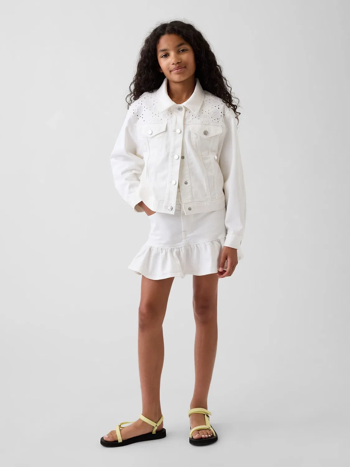 Джинсовая куртка с глазком Gap White Eyelet, белый — фото 3