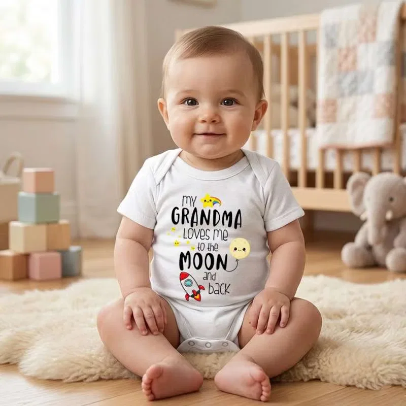 Боди-комбинезон с принтом луны и ракеты My Grandma Loves Me to the Moon and Back Matching Family Outfits, белый — фото 2