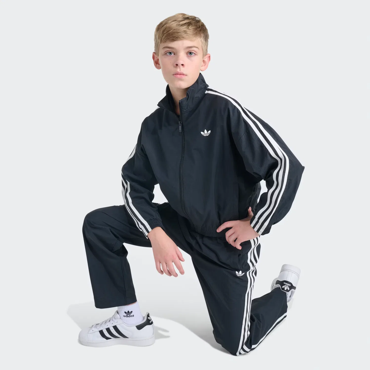 Детская куртка свободного кроя на молнии Originals Long Sleeve Full-Zip 3-Stripes Woven Jacket Adidas Originals, черный — фото 2