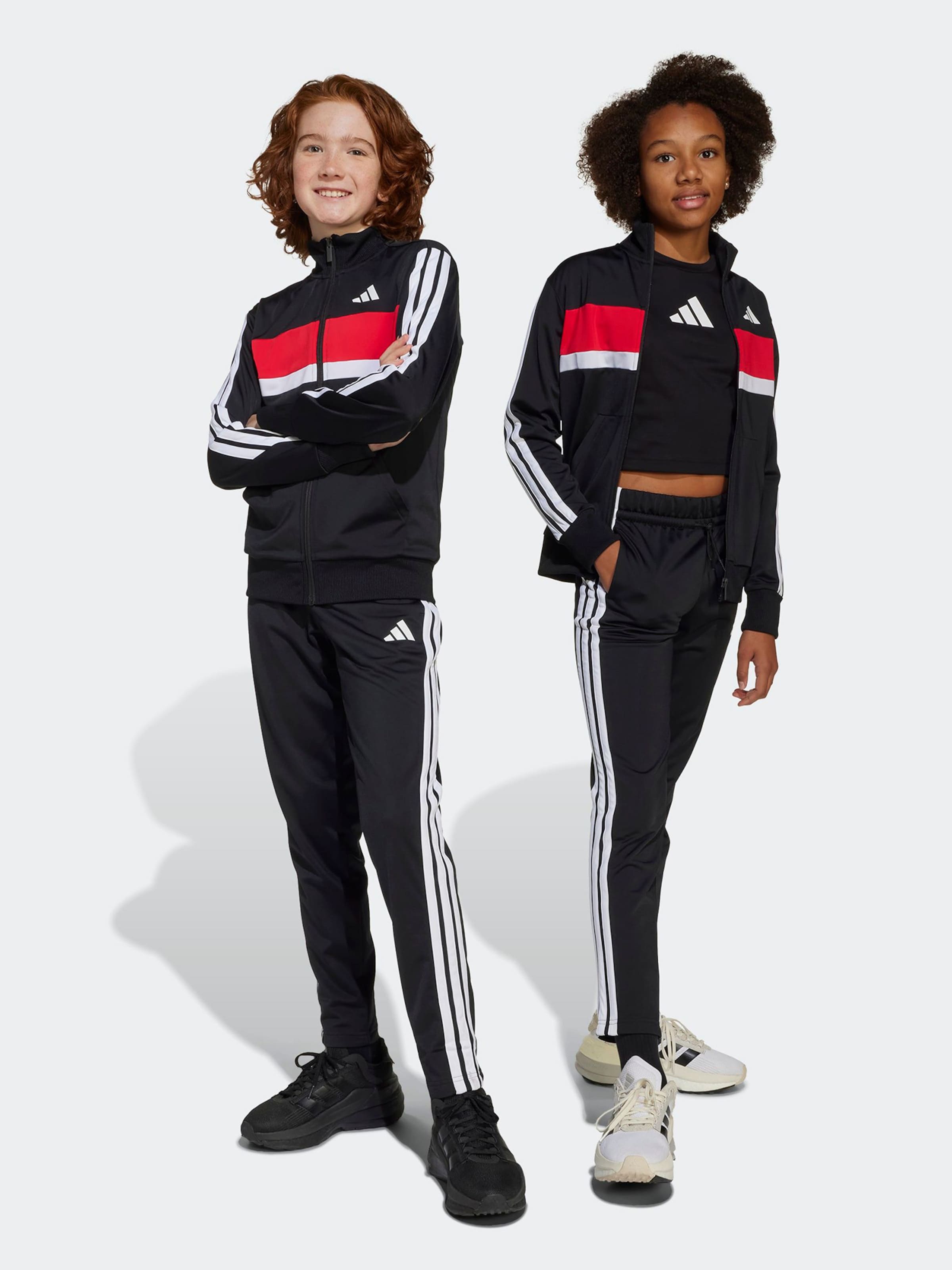 Adidas Sportswear Спортивный костюм 'Seasonal Essentials Tiberio' в черном цвете — фото 3