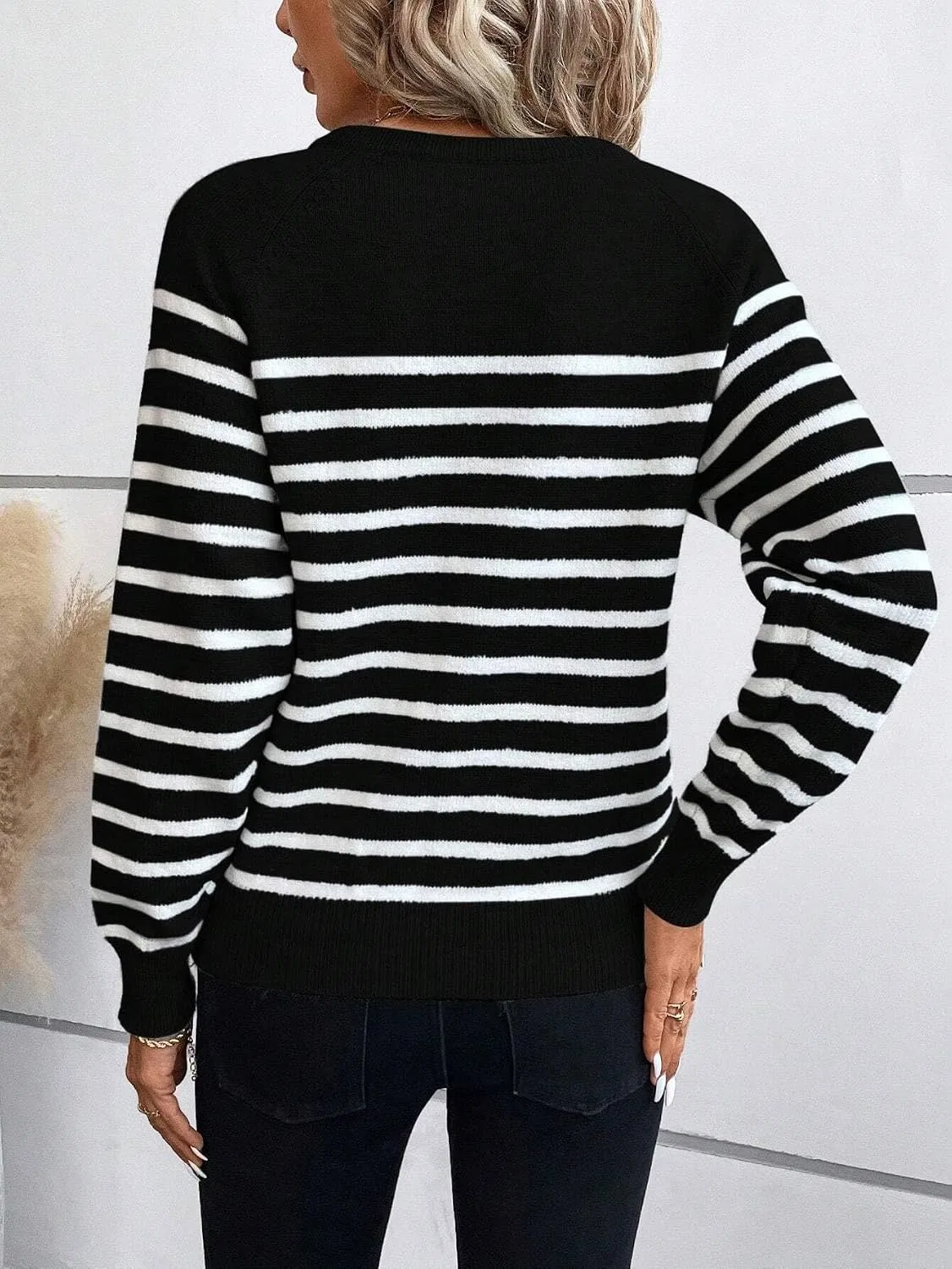 Женский свитер с длинным рукавом, Striped Pattern, чёрный — фото 2