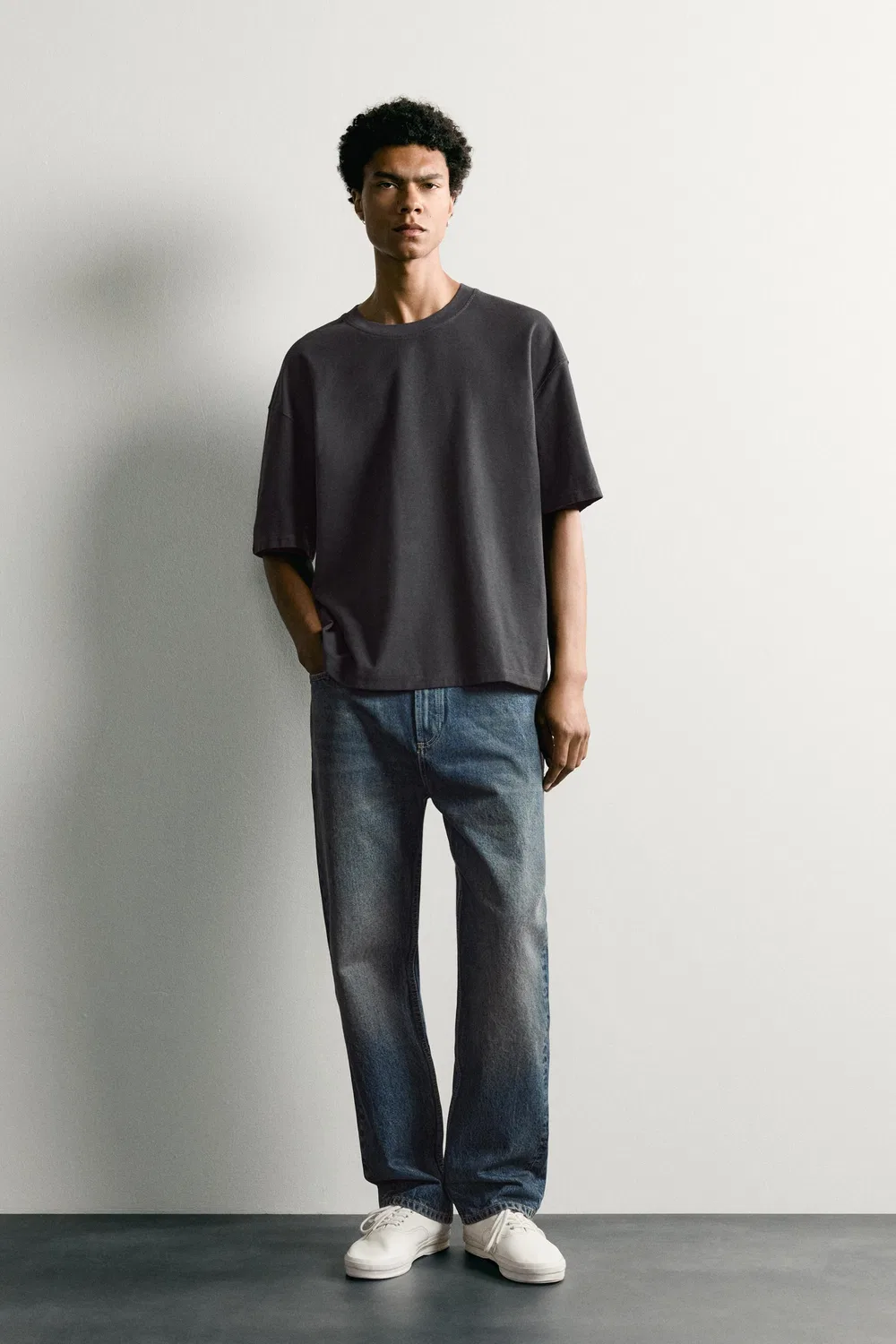 Футболка свободного кроя с декоративными швами. ZARA, Dark anthracite