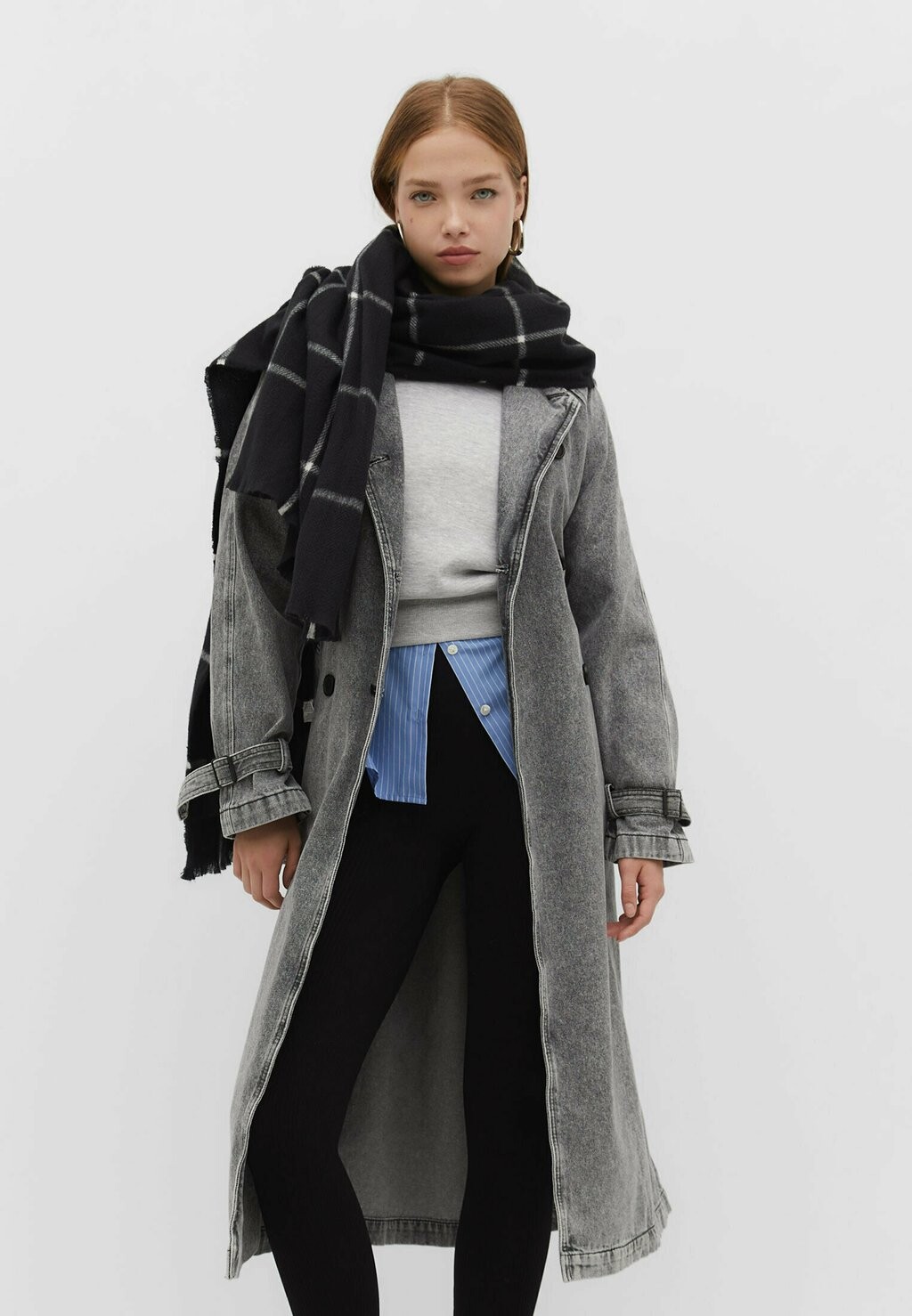 

Шарф Checked Stradivarius, черный