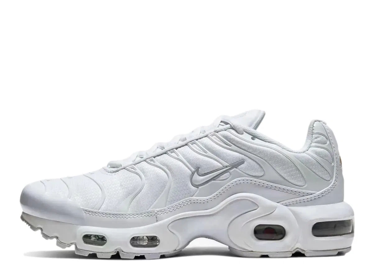 Детские кроссовки для мальчиков с технологией Tuned Air NIKE Air Max Plus NIKE, White — фото 3