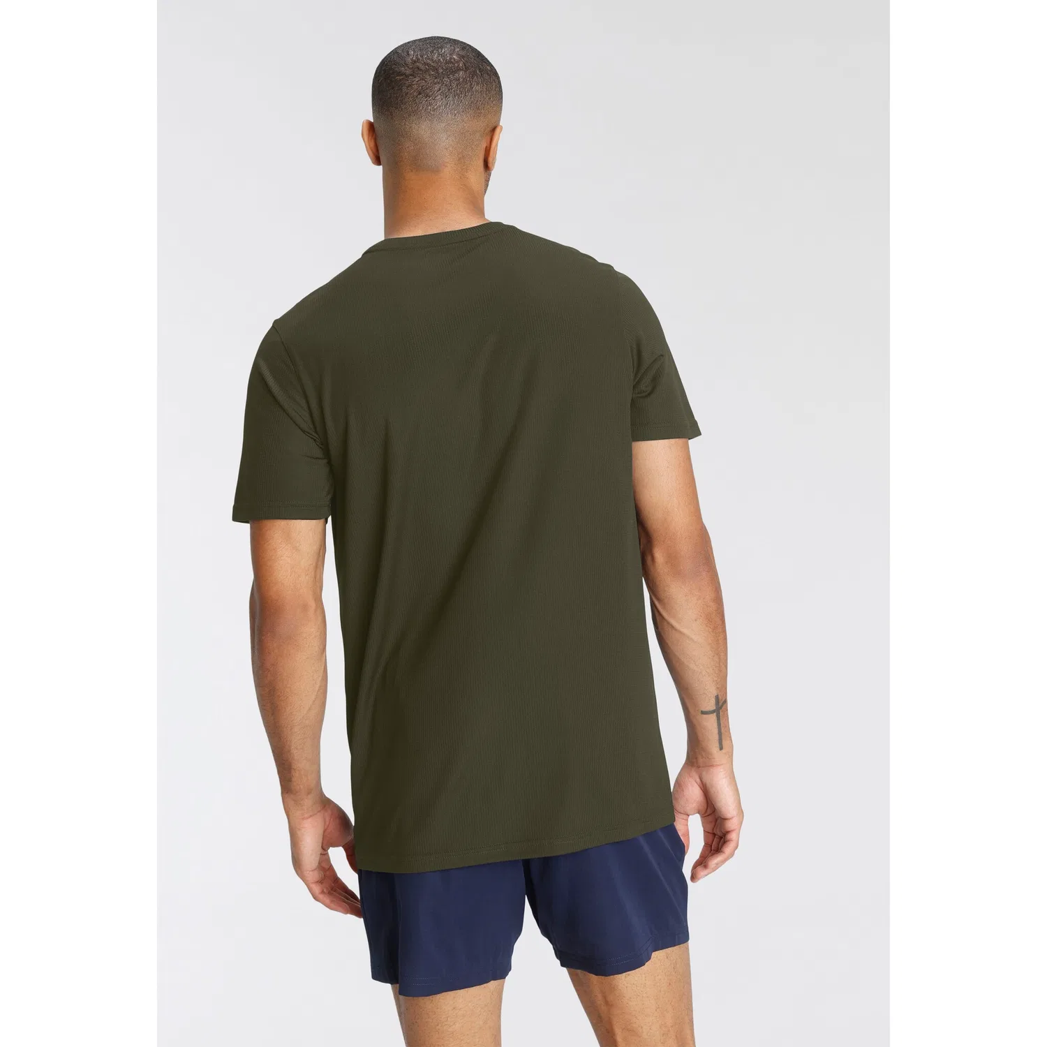 Детская футболка тренировочная PUMA, Dark Olive — фото 2
