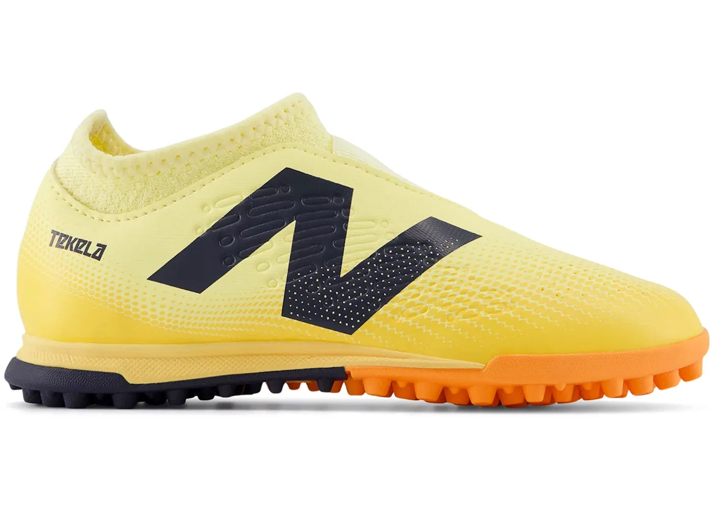 Детские бутсы для футбола New Balance Tekela Magique V4+ TF, Parchment/Clementine/Hot Mango