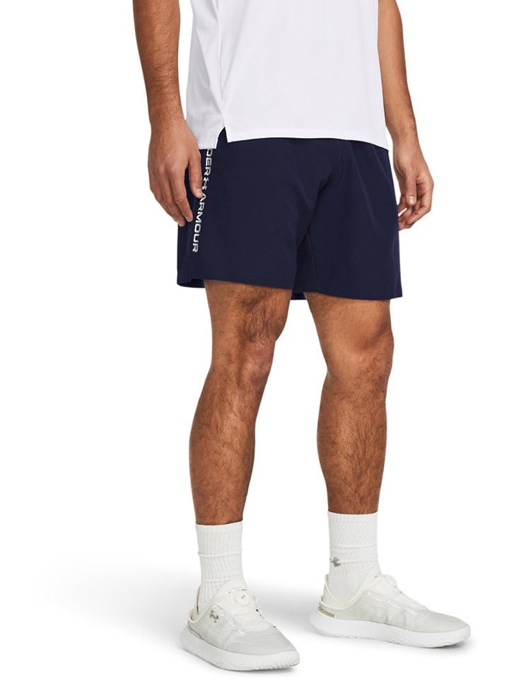 

Функциональные шорты Under Armour, темно-синий