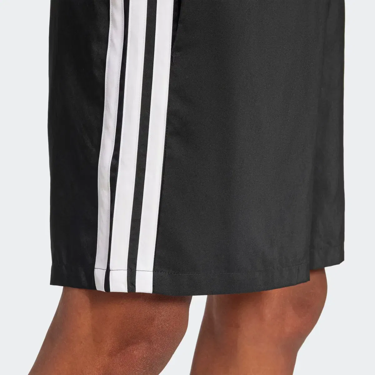 Мужские шорты Essentials Chelsea с тремя полосками adidas, Черный — фото 4