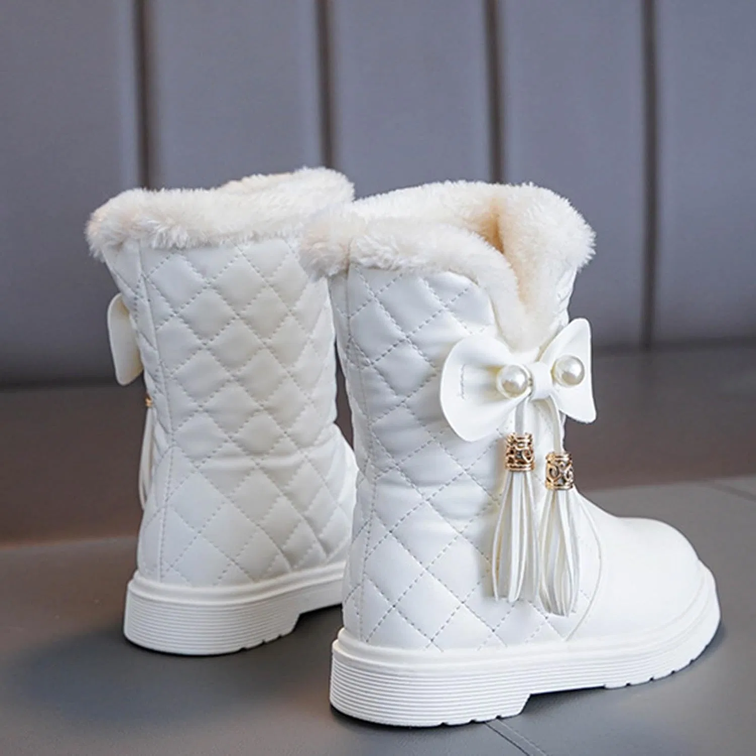 Детские зимние сапоги для девочек с бантом и кисточками, White — фото 3