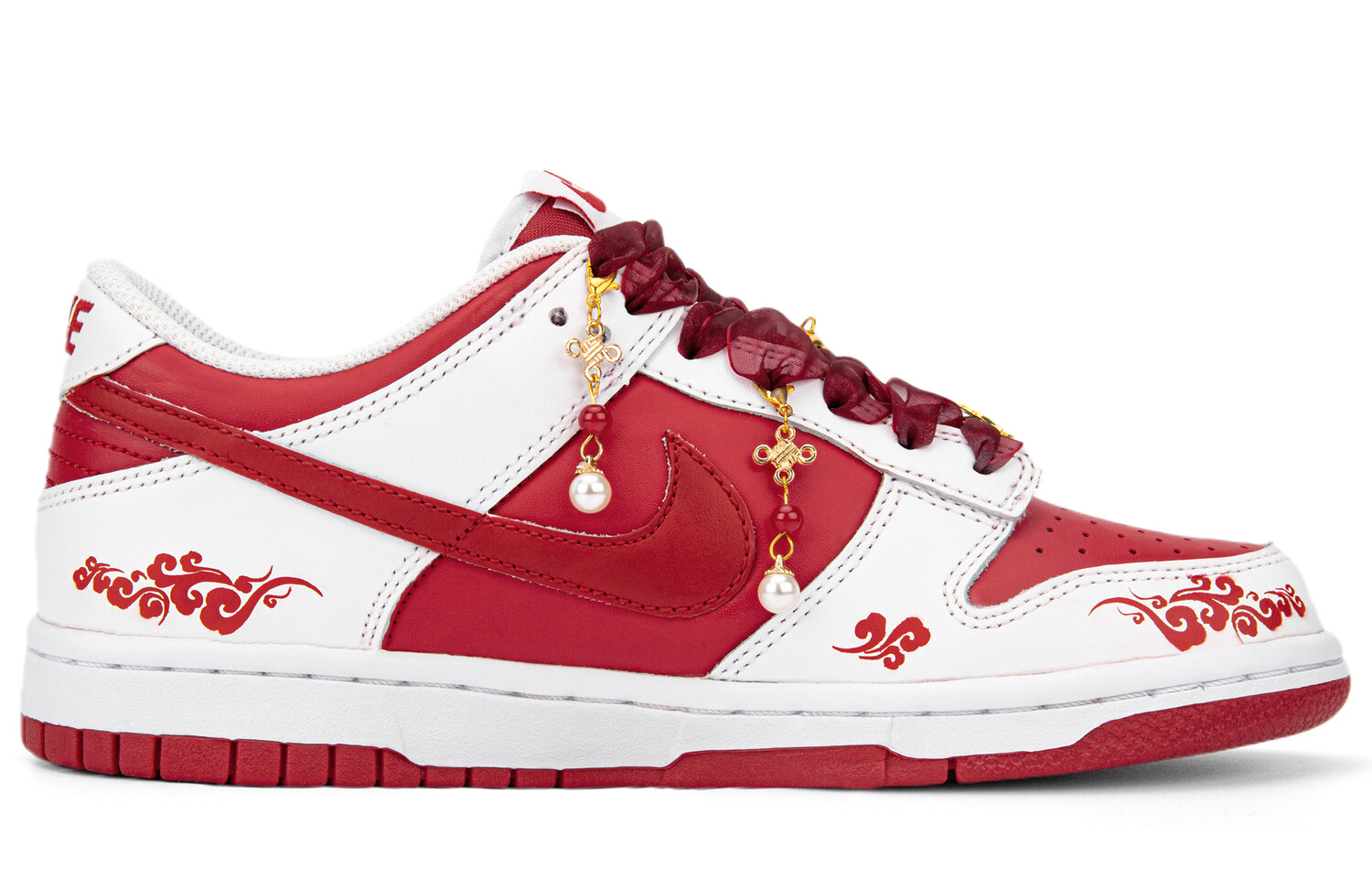 

Кроссовки Nike Dunk Skateboard Shoes Women's Low-Top White Red