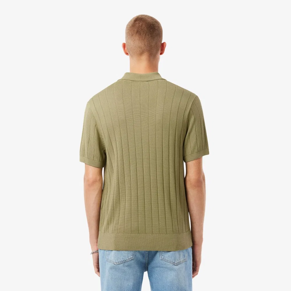 Мужской хлопковый свитер-поло в рубчик с коротким рукавом хаки от Lacoste — фото 3