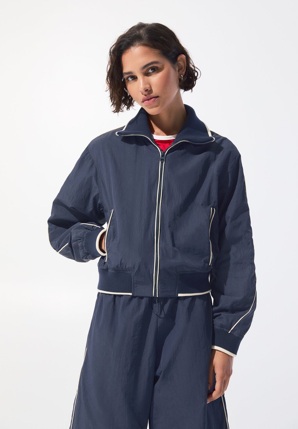 

Куртка-бомбер CONTRAST TRIMS PULL&BEAR, темно-синий