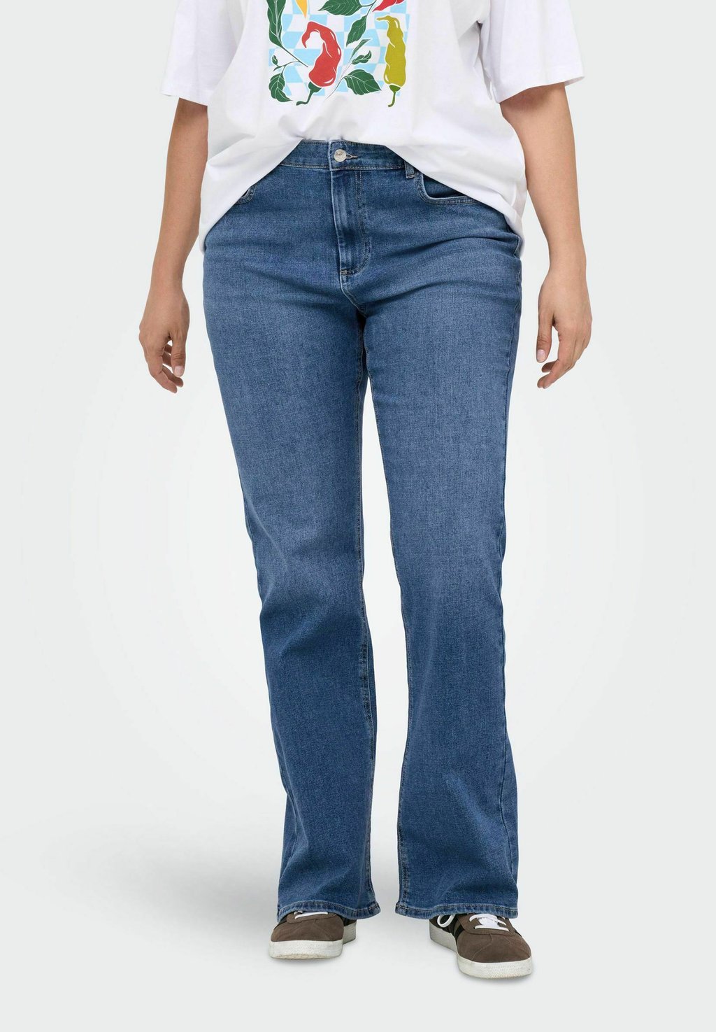 

Расклешенные джинсы ONLY Carmakoma, цвет Light Blue Denim