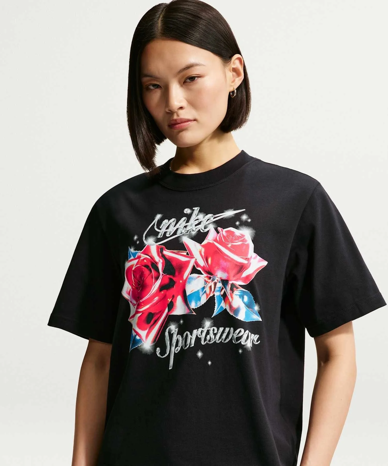 Женская футболка свободного кроя NIKE Sportswear IR7823-010 чёрная