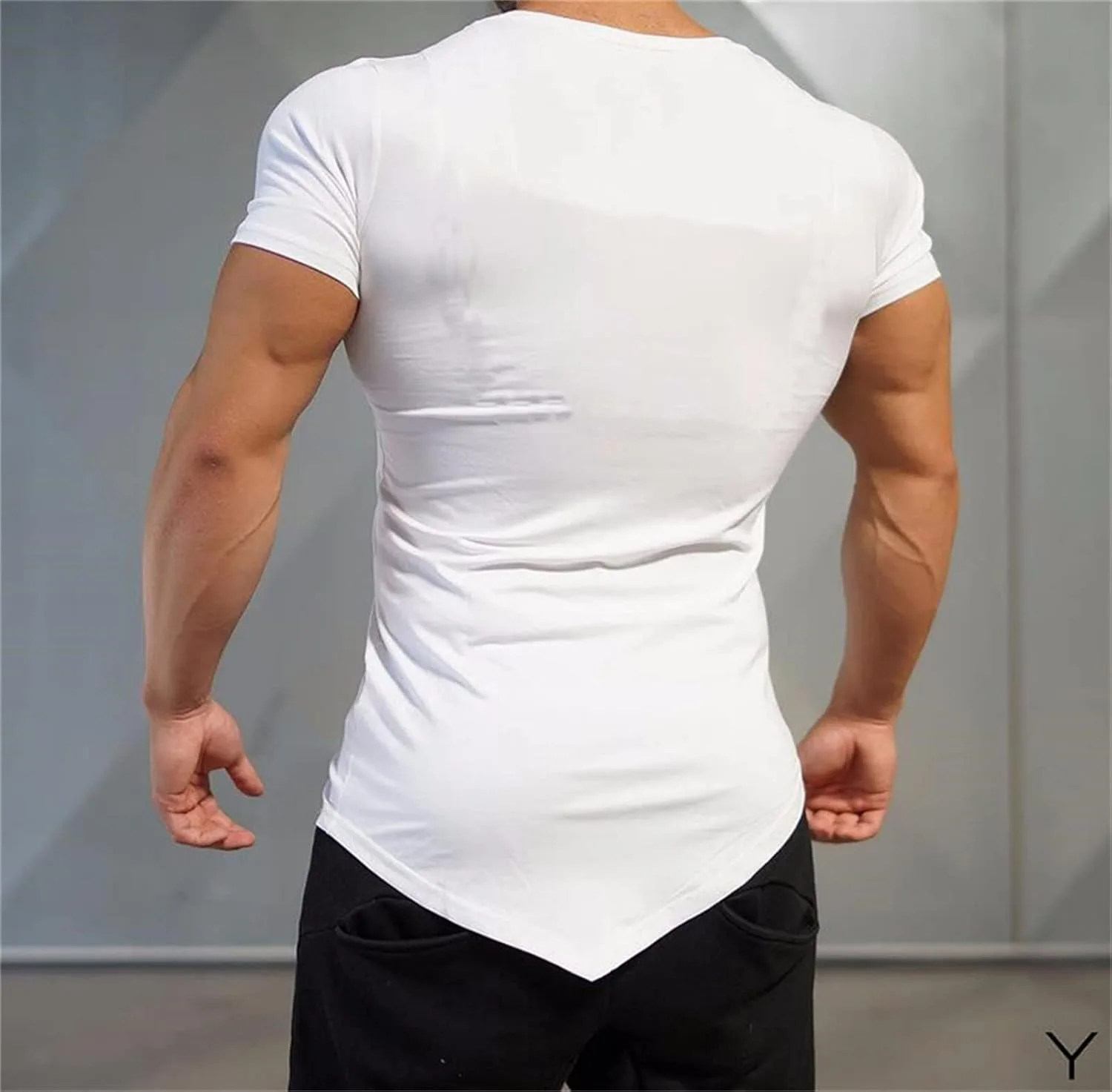 Мужская футболка henley slim fit с квадратным воротником — фото 3