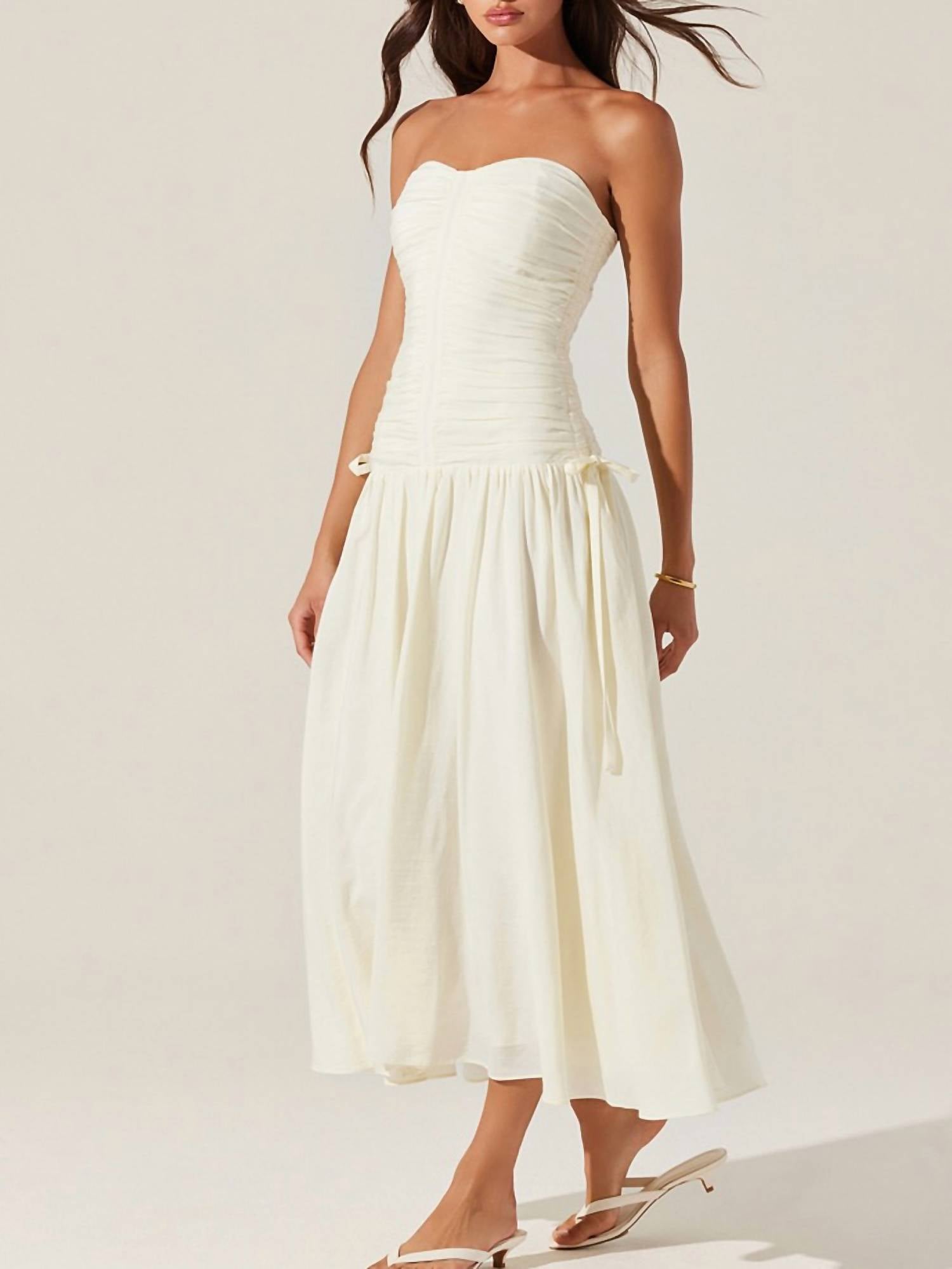 

Zori Strapless Dress In Cream ASTR