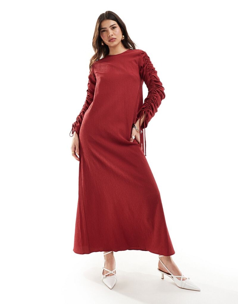 

ASOS DESIGN – вишнево-красное платье макси с присборенными рукавами