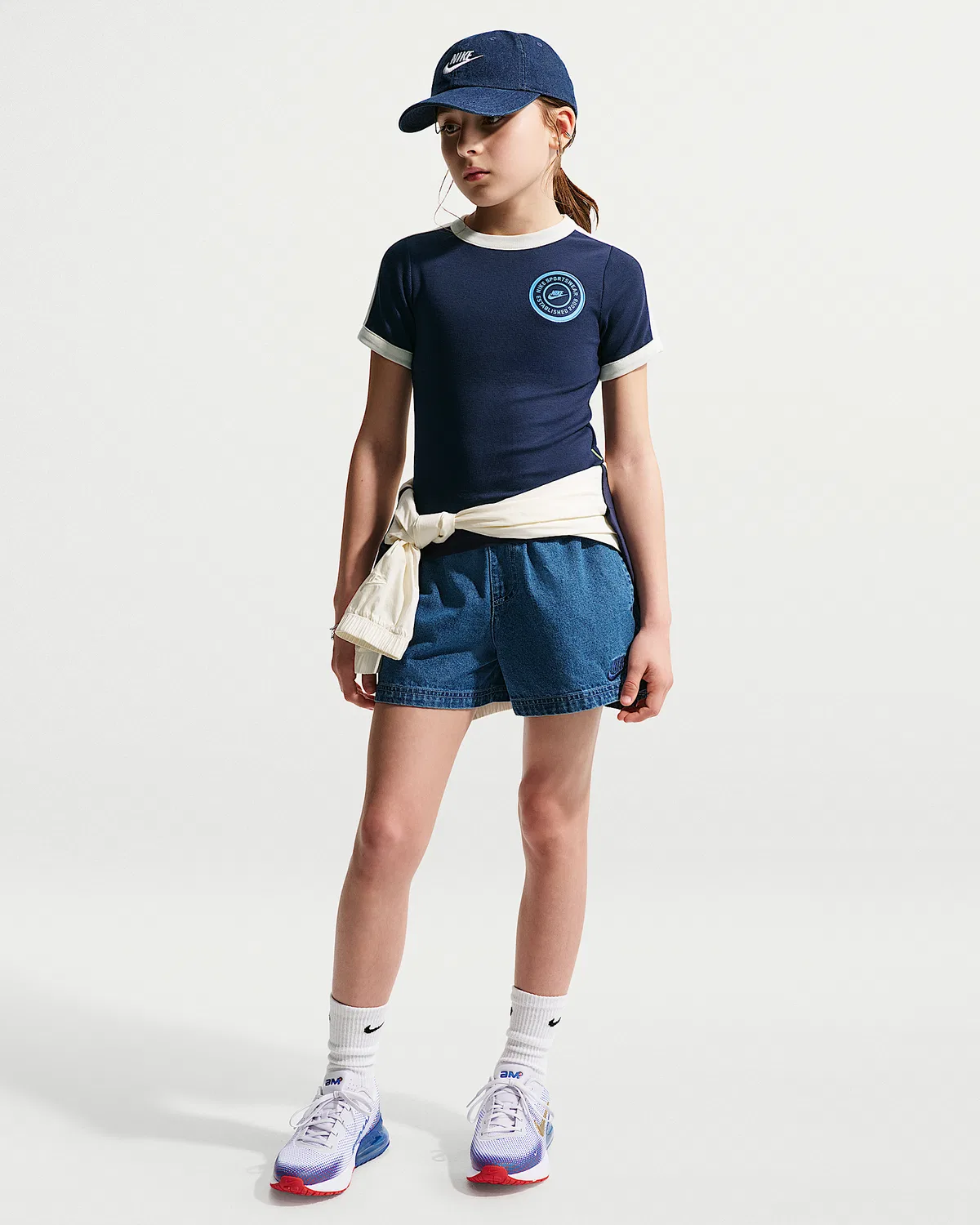 Детская (для девочек) футболка с коротким рукавом Nike Sportswear, Midnight Navy/Soft Pearl/Midnight Navy/University Blue — фото 4