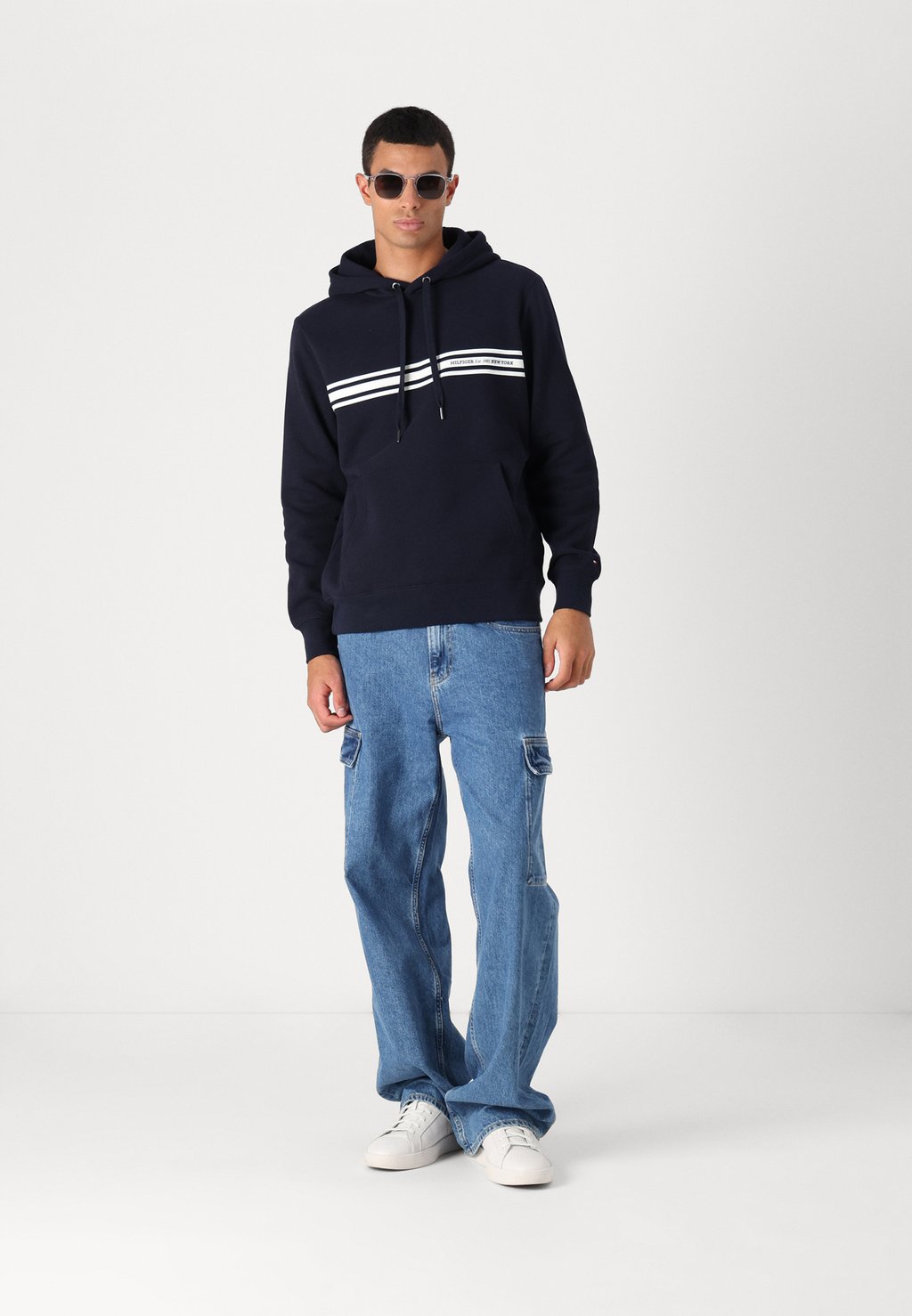 

Толстовка CENTRAL CHEST STRIPE HOODY UNISEX Tommy Hilfiger, темно-синий