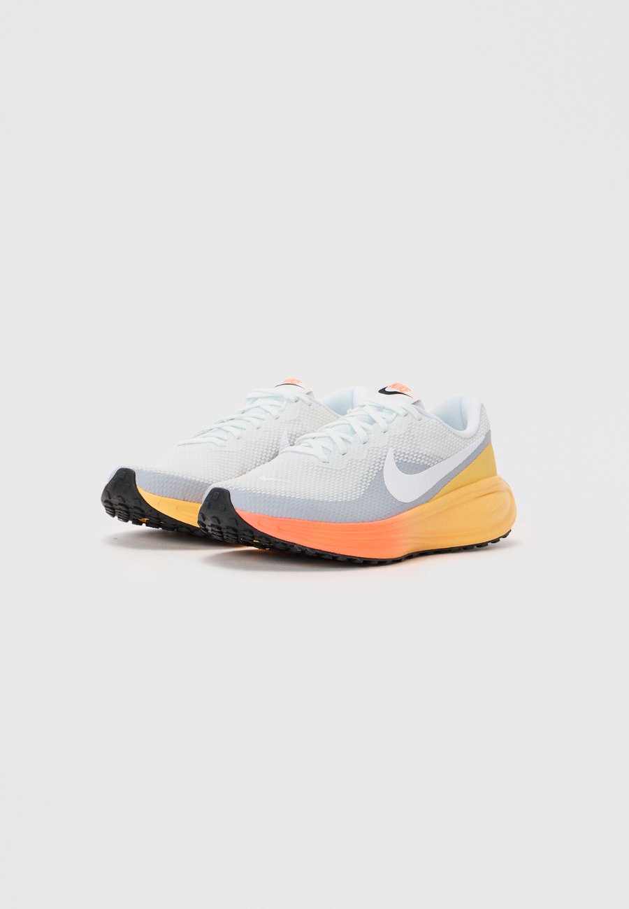 Кроссовки Nike Performance REVOLUTION 8, Off White/White/Wolf Grey/Topaz Gold-Coloured/Turf Orange/Black/White — фото 2