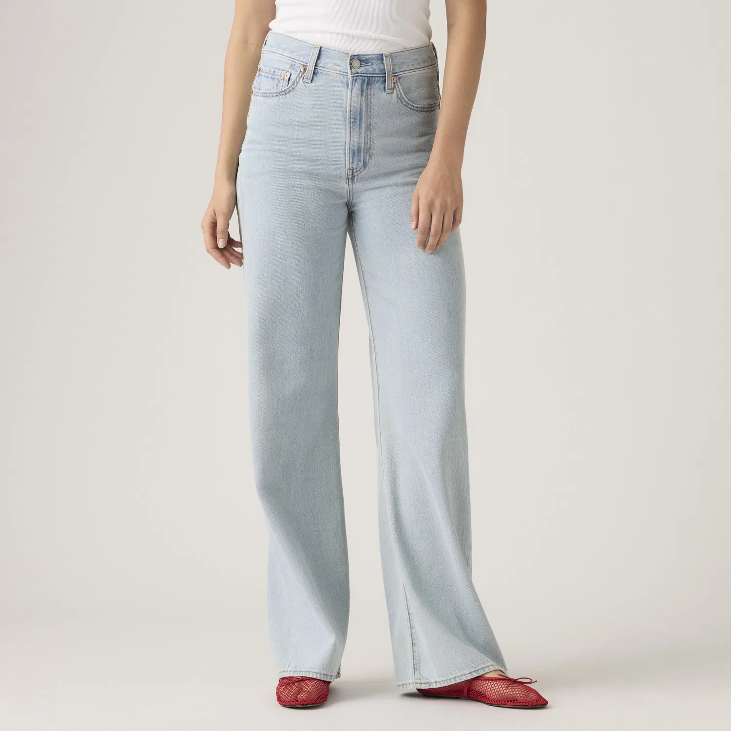 Легкие женские джинсы с широкими штанинами и ребристой текстурой Levi's, Medium Wash — фото 2