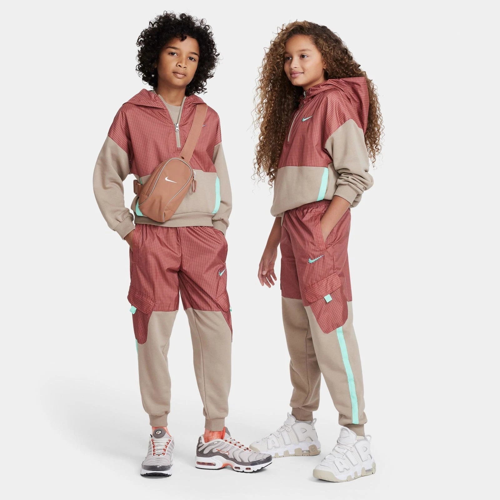 Детская флисовая толстовка Nike Outdoor Play цвета хаки с длинными рукавами и молнией до половины, RED589 — фото 4