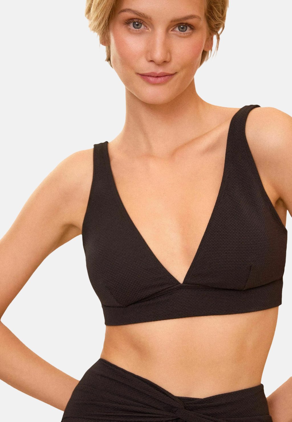 

Верх бикини REGULAR FIT Love & Roses, черный