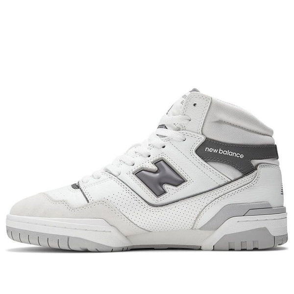 

Кроссовки 650р New Balance, белый