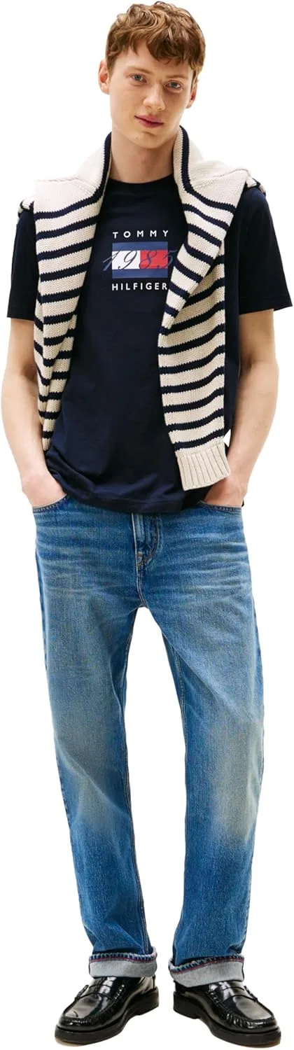 Мужская хлопковая футболка с коротким рукавом Tommy Hilfiger с графическим принтом в виде линейного флага — фото 3