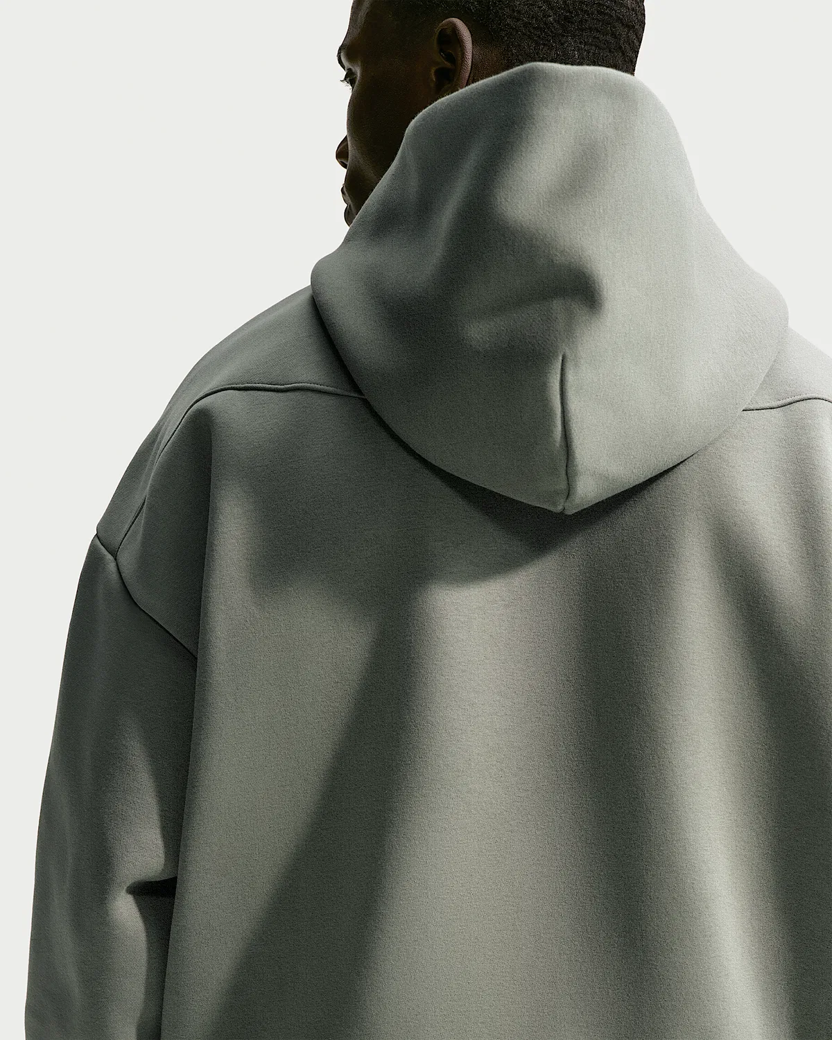 Мужская баскетбольная кофта Nike Standard Issue Therma-FIT на молнии, Dark Stucco/Pale Ivory — фото 2