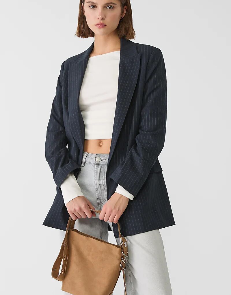 

Сумка Stradivarius из искусственной замши с ремешком бежевого цвета