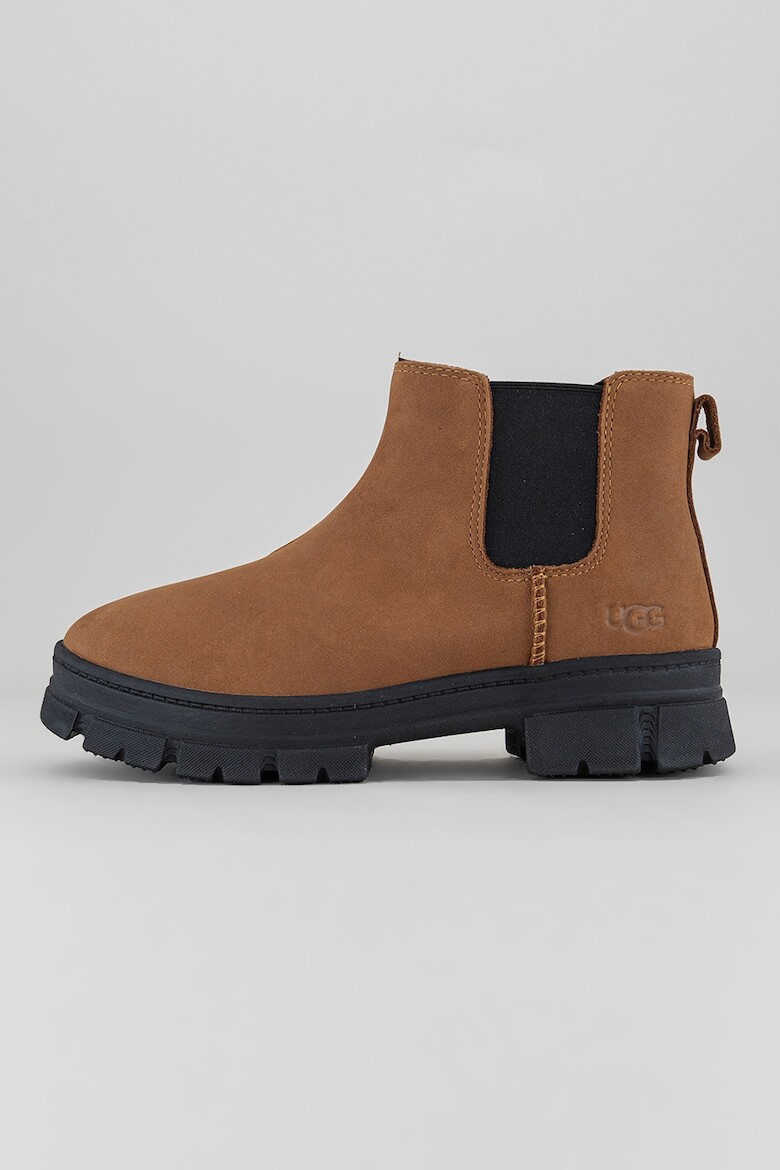 

Замшевые ботинки Ashton Chelsea Ugg, черный
