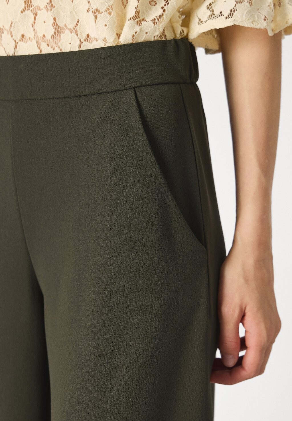 

Тканевые брюки JDYTANJA WIDE FIT FLOWY PANT JDY, темно-зеленый