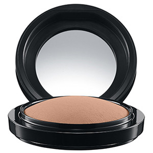 

Компактная пудра с подогретыми минералами mineralize skinfinish natural Mac, цвет medium deep