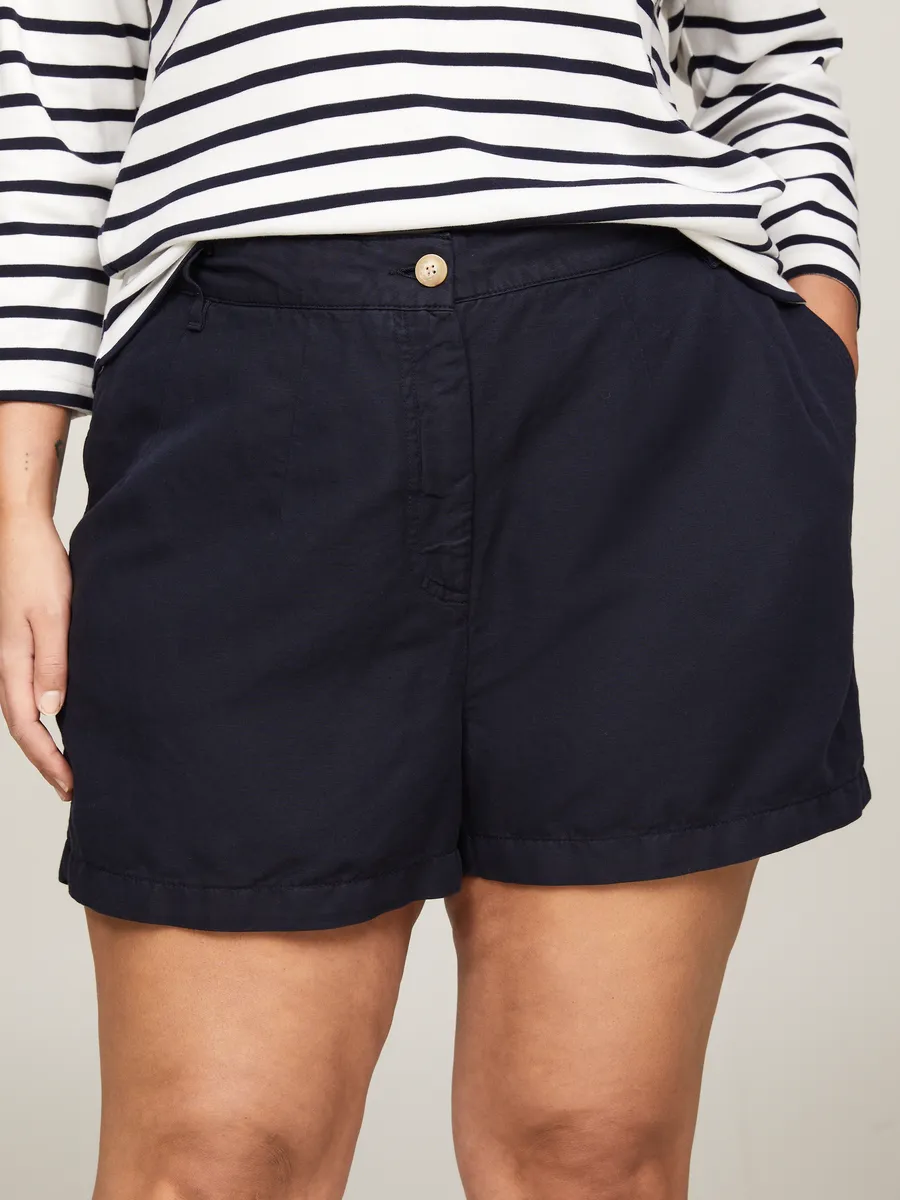 

Tommy Hilfiger Curve Шорты "CRV SLIM COTTON LINEN SHORT", большие размеры, цвет Desert Sky