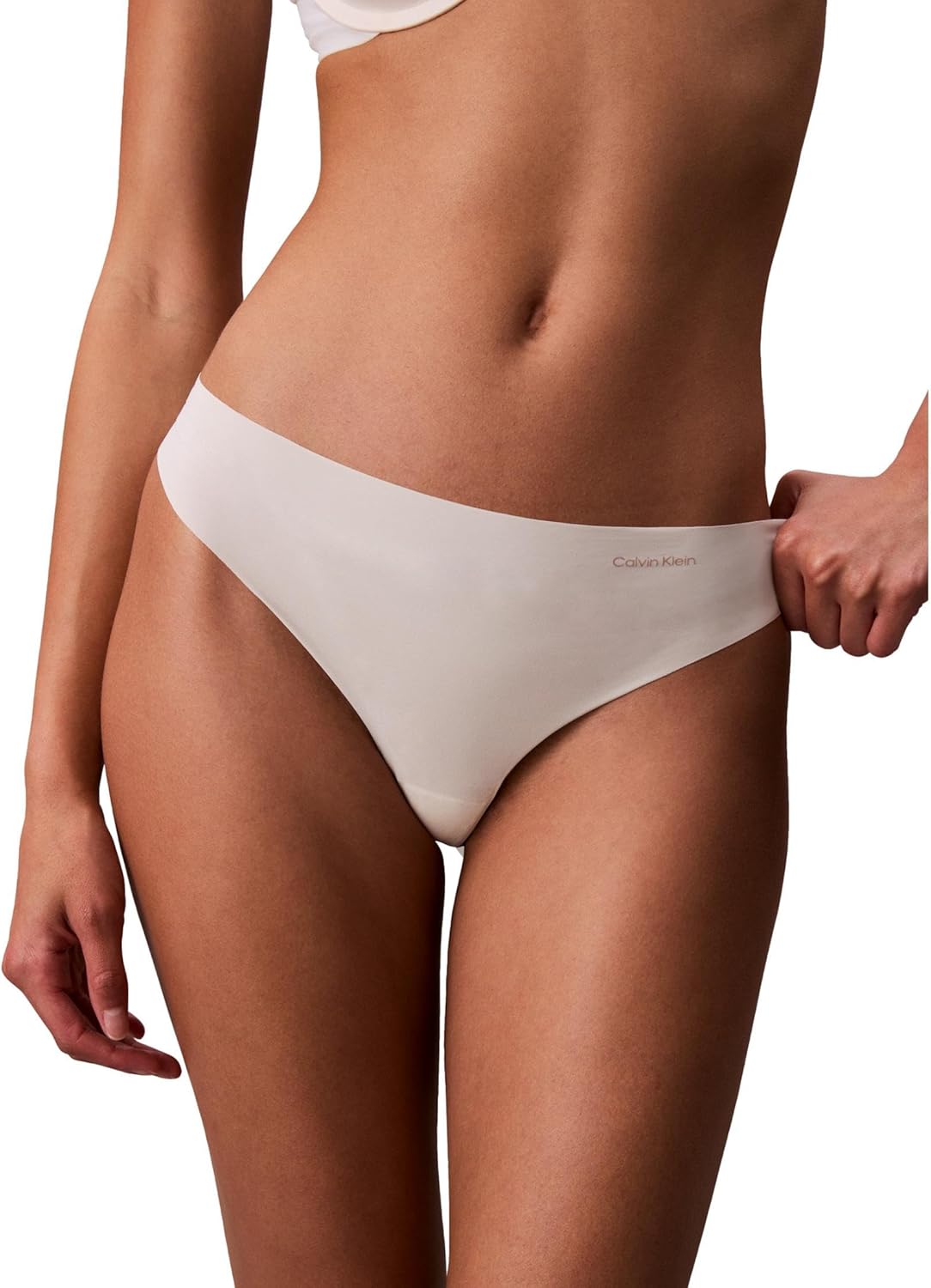 Женские бесшовные трусики-стринги Calvin Klein Invisibles, 5 шт., Casual Blue/Speakeasy/Cedar/Ivory/Black — фото 4